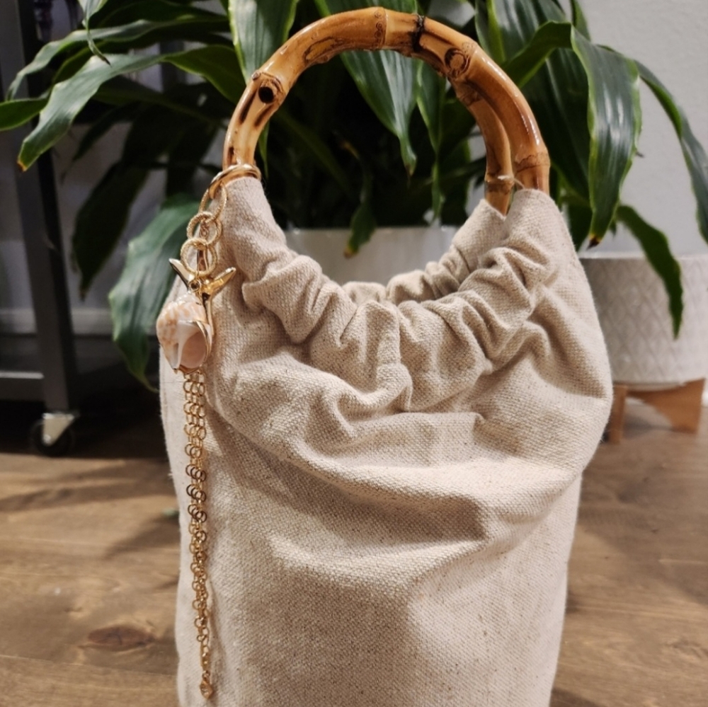 Beige bucket bag/ starfish & shell Tassel.